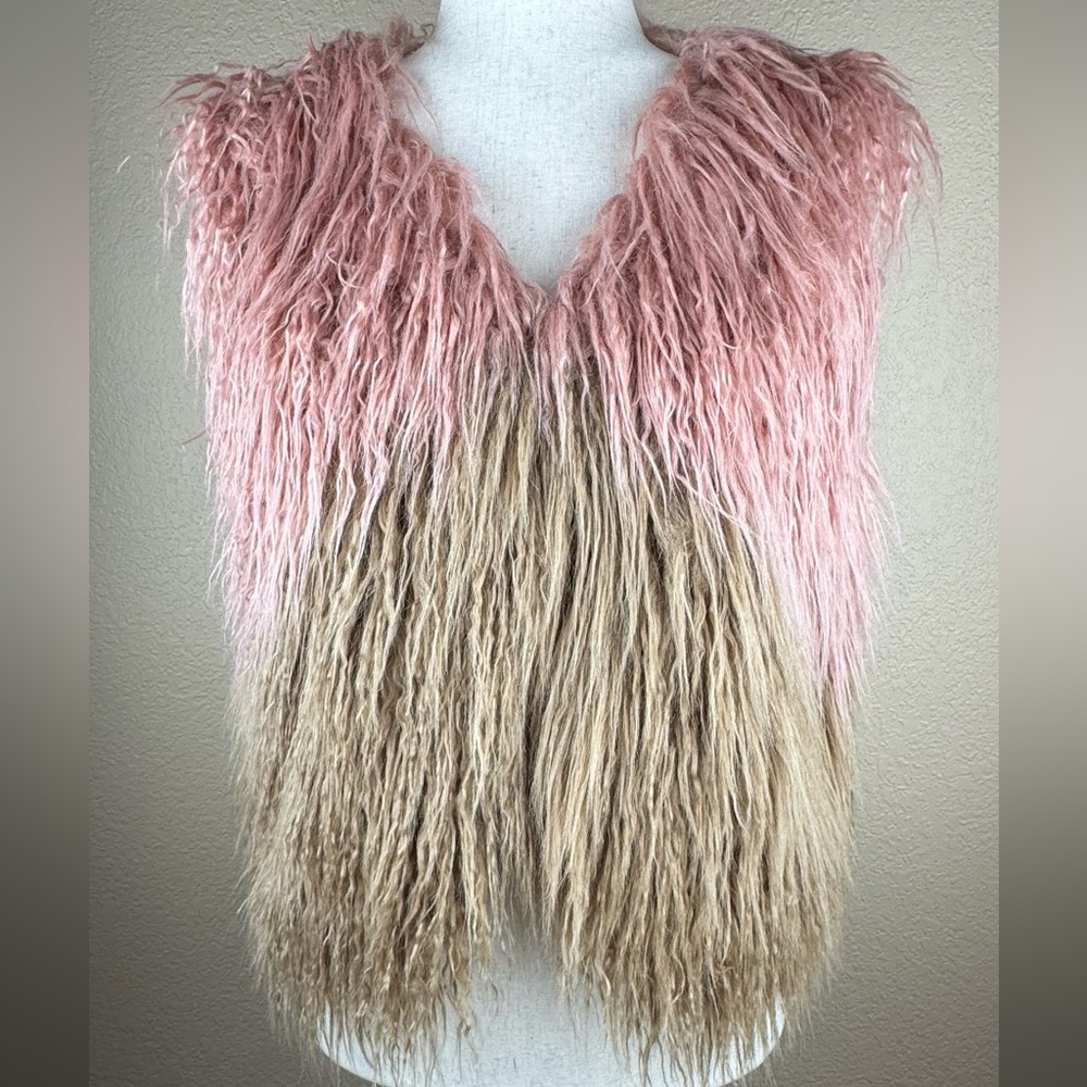 Alphamoment Shaggy Faux Fur Vest in Pale Pink & Taupe. NWT. Size 38 = US Size 8